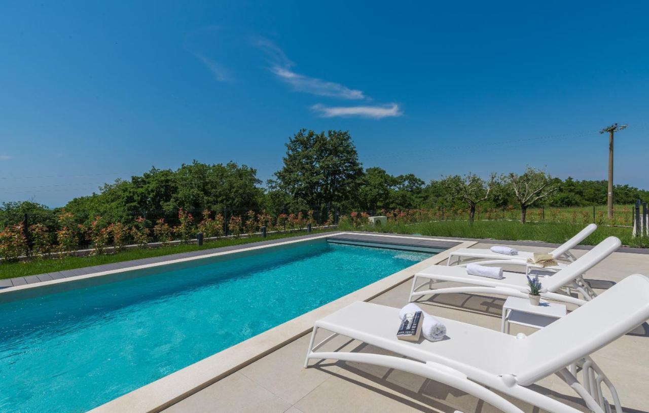 Colonia Villa *